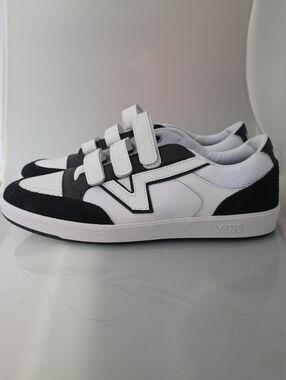 Vans Men’s Velcro Skate Sneakers - White and Black